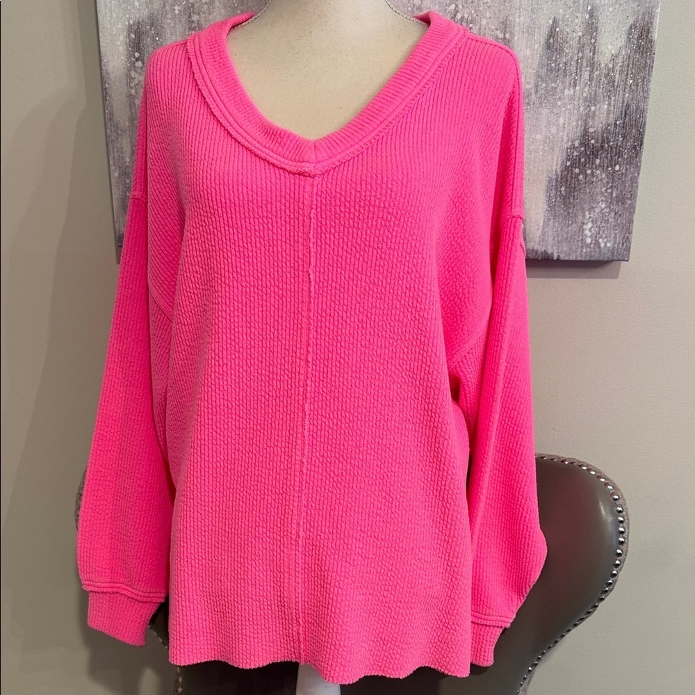 Aerie Hot Pink Women's waffle knit v-neck top size
Medium